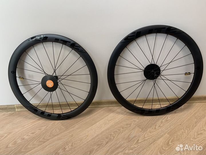 Комплект карбоноых колес для шоссейного велосипеда