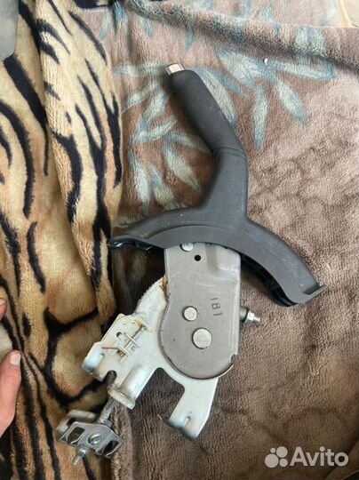 Рычаг стояночного тормоза (ручник) hyundai solaris