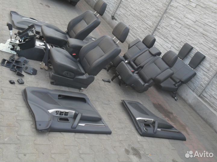 Салон mitsubishi pajero IV