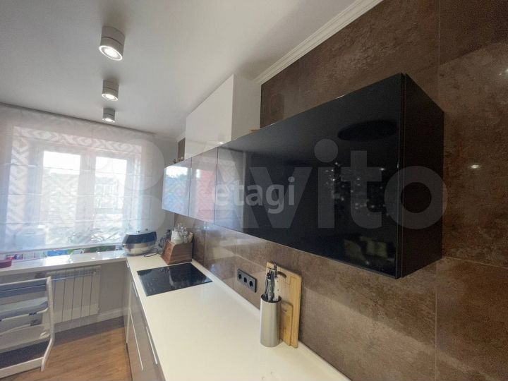 2-к. квартира, 70,2 м², 9/10 эт.