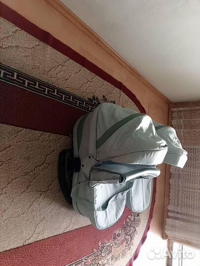 Двухместная коляска