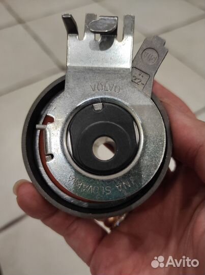 Ролик натяжителя ремня грм volvo xc90 оригинал нов