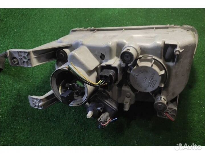 Фара правая Hyundai Trajet 2002