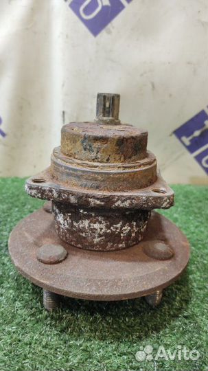 Ступица задняя правая Toyota Corolla универсал 1.6