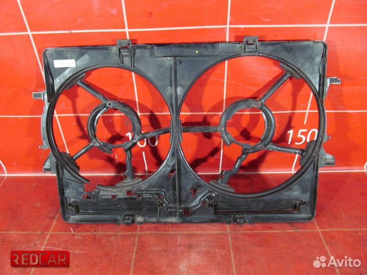 Кожух вентилятора диффузор Audi Q3