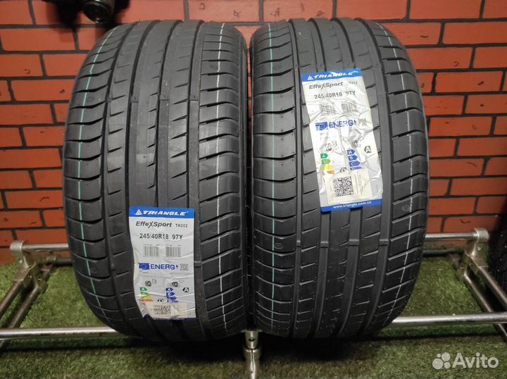 Triangle EffeXSport TH202 245/40 R18 97Y