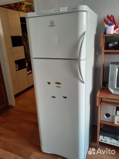 Холодильник Indesit