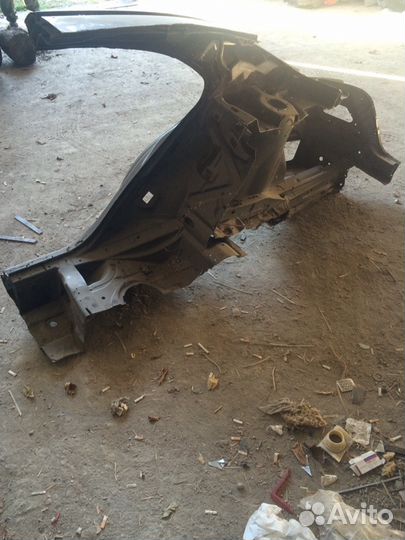 Задняя правая крыло на Mercedes 221