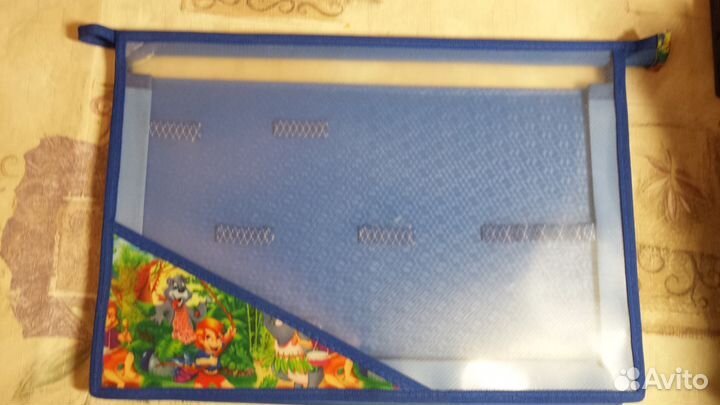 Школьные принадлежности