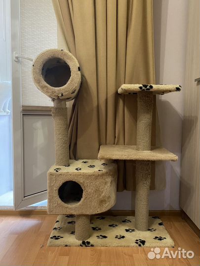 Кошачий домик с когтеточкой