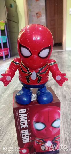 Игрушка человек паук