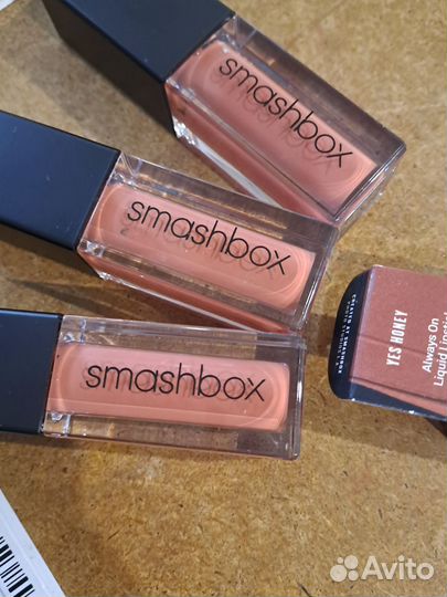 Помада для губ Yes Honey. Smashbox