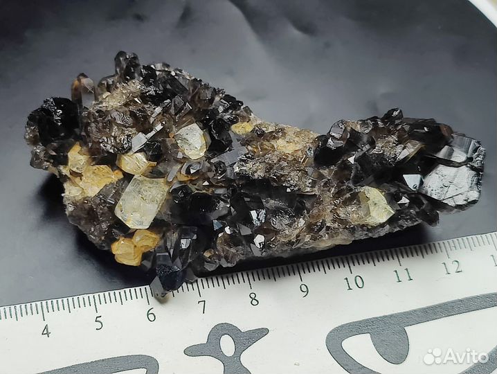 Морион, желтый кварц, топазы. Шерловая гора