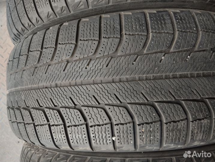 Michelin X-Ice XI2 215/60 R17