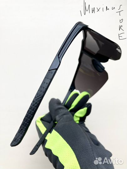 Спортивные очки зеркальные чёрные солнечные