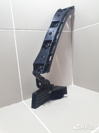 Кронштейн бампера правый Chery Tiggo 7 pro