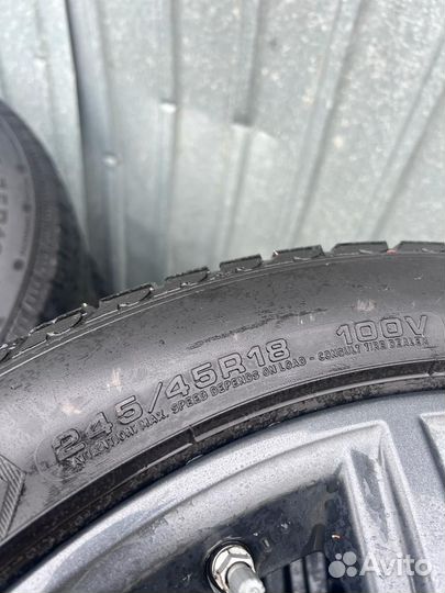 Goodyear UltraGrip 245/45 R18