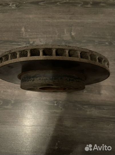 Тормозной диск передний