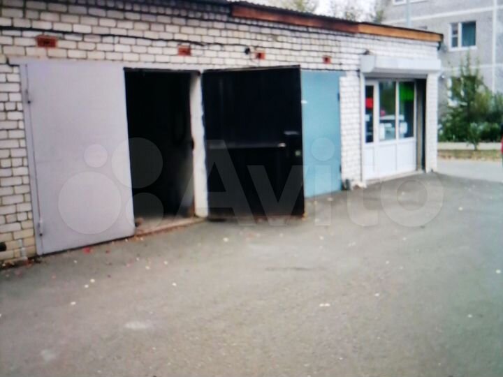 Гараж, > 30 м²