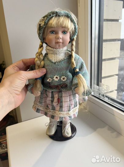 Кукла фарфоровая коллекционная