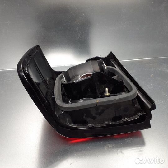 Фонарь задний наружный правый Volkswagen Passat