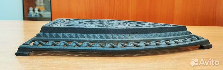 Подставка под утюг. Чугун