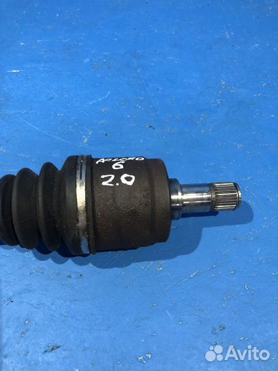 Б/У Полуось передняя правая (приводной вал,шрус)