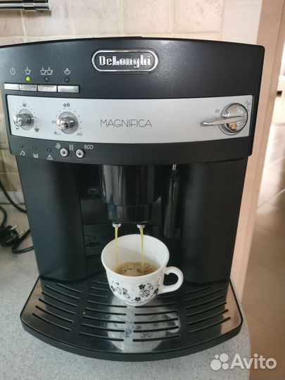 Кофемашина delonghi magnifica