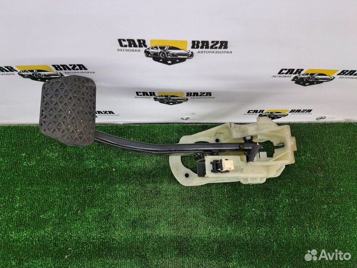 Педаль тормоза BMW 4