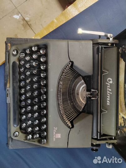 Печатная пишущая машинка Optima Plana 1950х