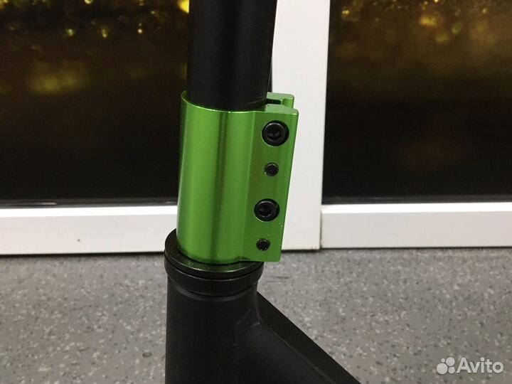 Трюковой самокат с системой HIC