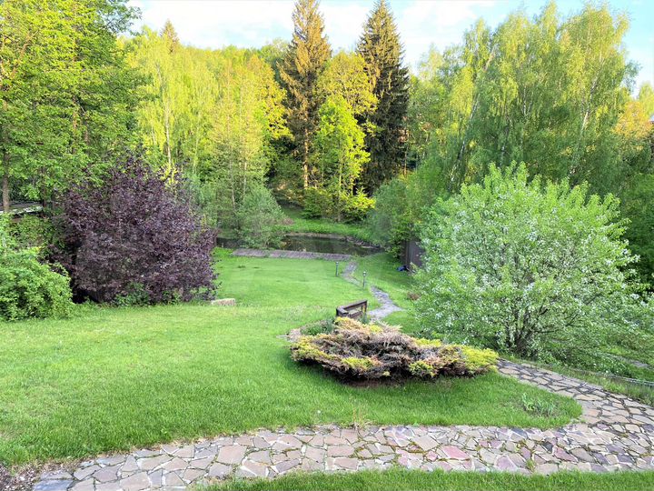 Коттедж 300 м² на участке 25 сот.