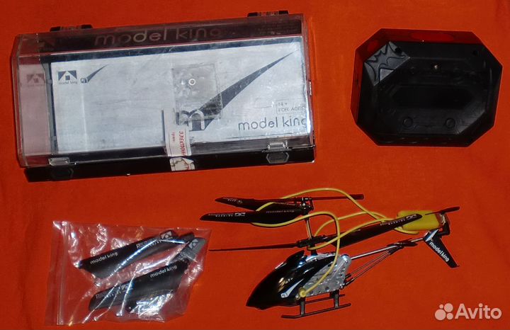 Три вертолёта на радиоуправлении (на запчасти)