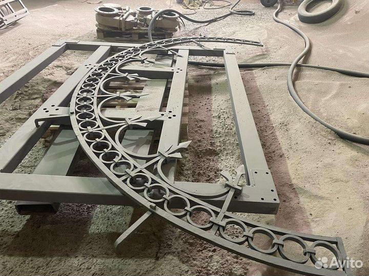 Помощник на производство