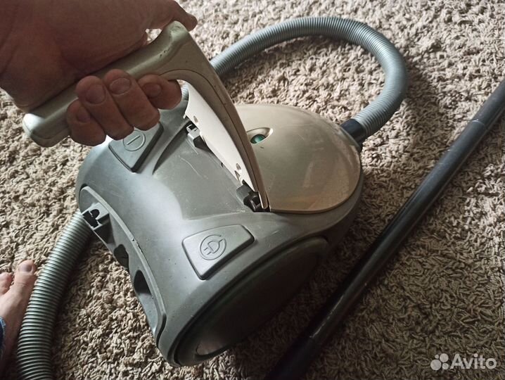 Пылесос мешковый Samsung VC-6713H 1300W