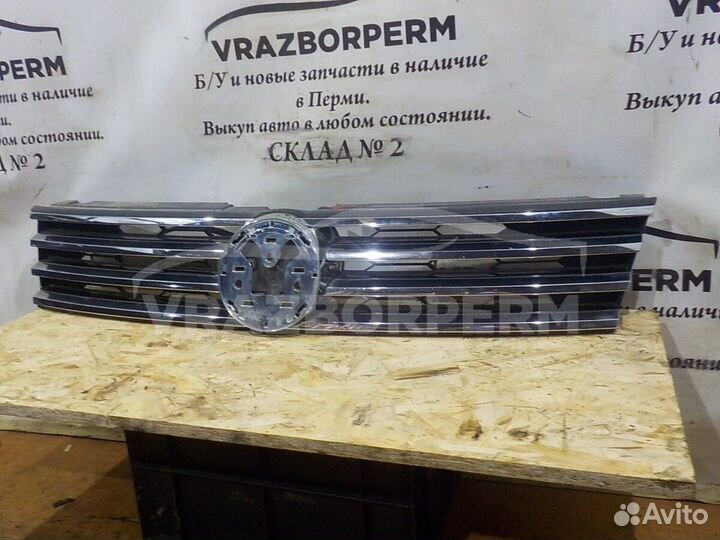 Решетка радиатора VW Touareg