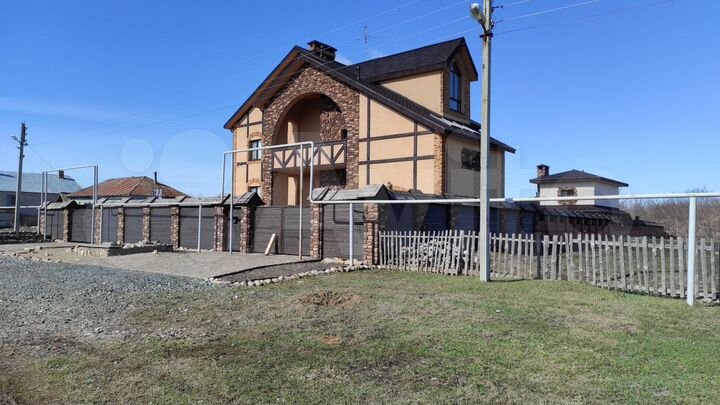 Коттедж 495 м² на участке 48 сот.