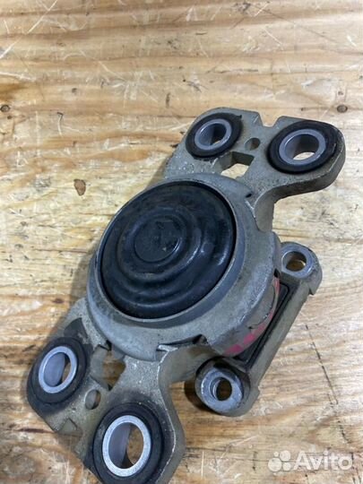 Подушка двигателя левая Volvo S80 AS60 B5254T 2011