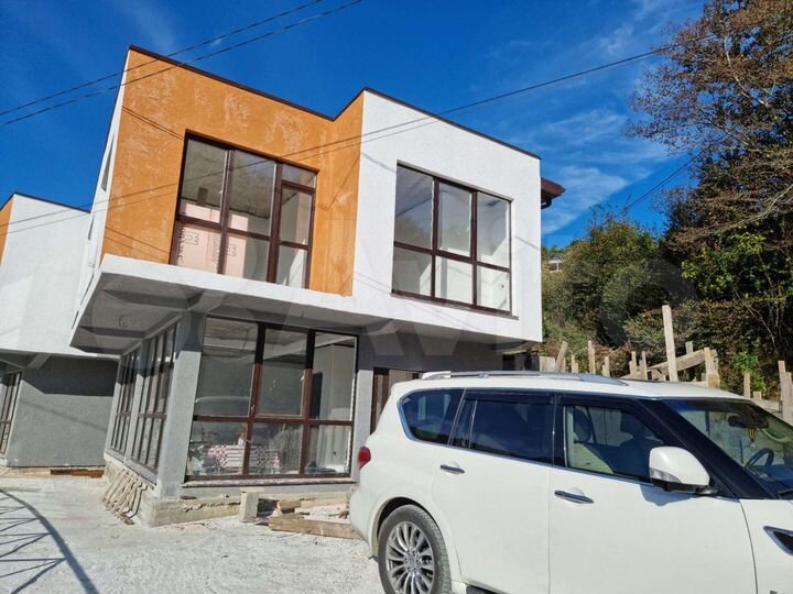 Дом 160 м² на участке 4 сот.