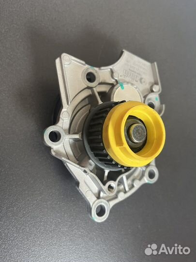 Водяная помпа Volkswagen Tiguan