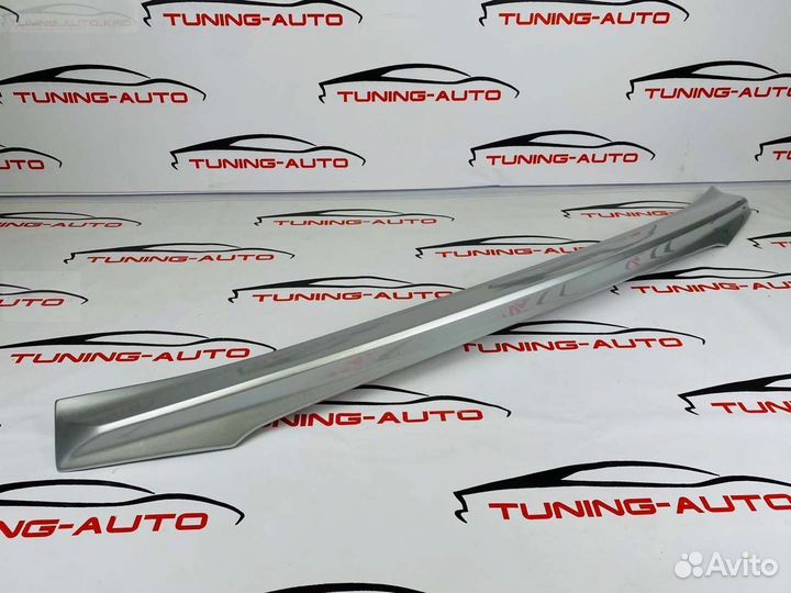 Спойлер под стекло Lexus LX570