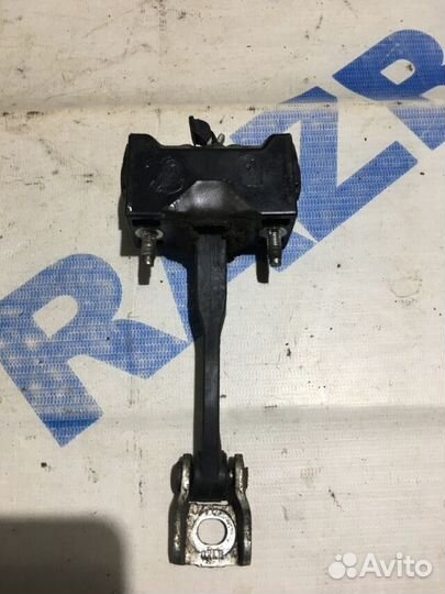 Ограничитель двери LADA vesta 2017 1.6 мт седан