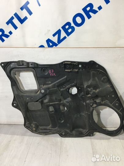 Панель передней двери mazda 3 BK 2.0 мт седан