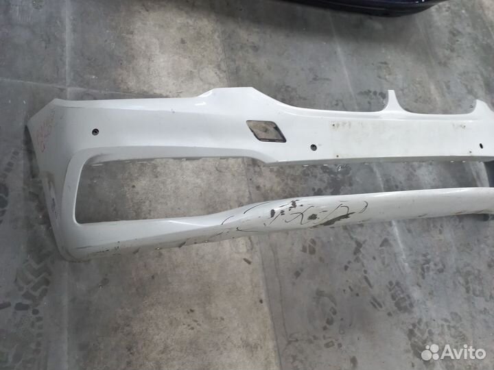 Передний бампер на BMW 5Er G30