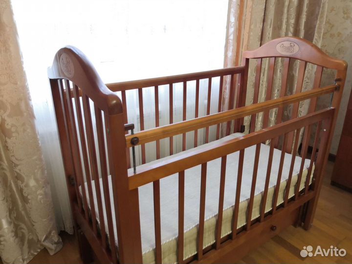 Детская кроватка