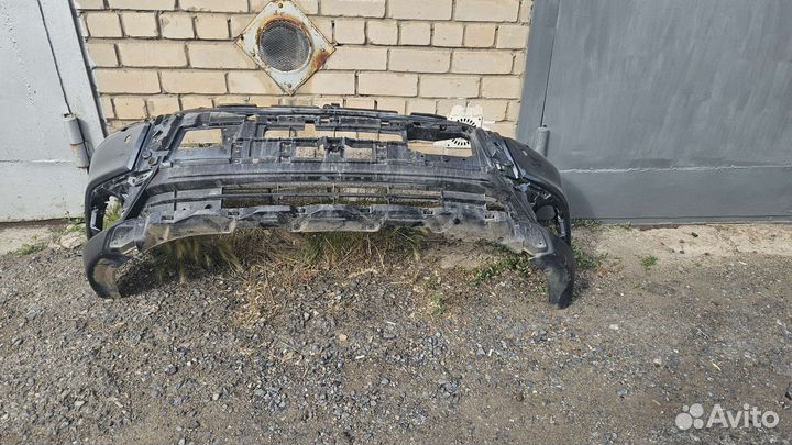 Бампер передний Mitsubishi Outlander