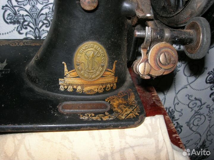 Швейная машинка Singer. Чайка