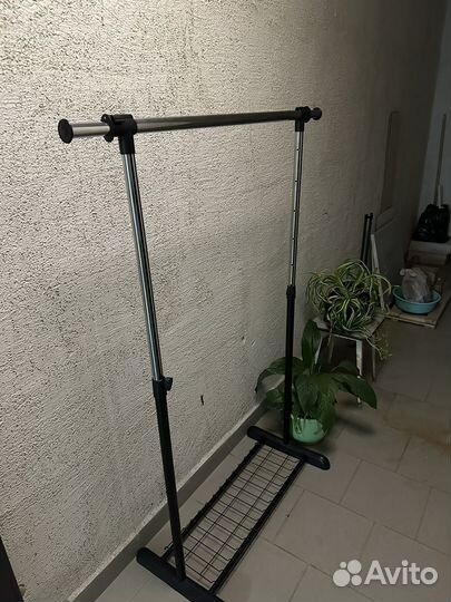 Вешалка для одежды напольная