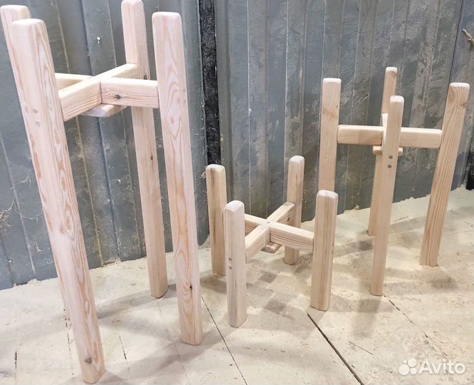 Подставки для цветочных горшков