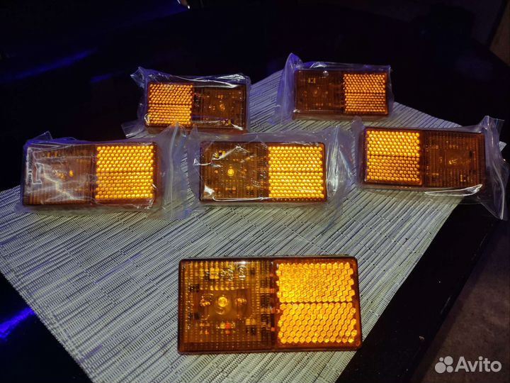 Продам боковые светодиодные фонарики 12/24v